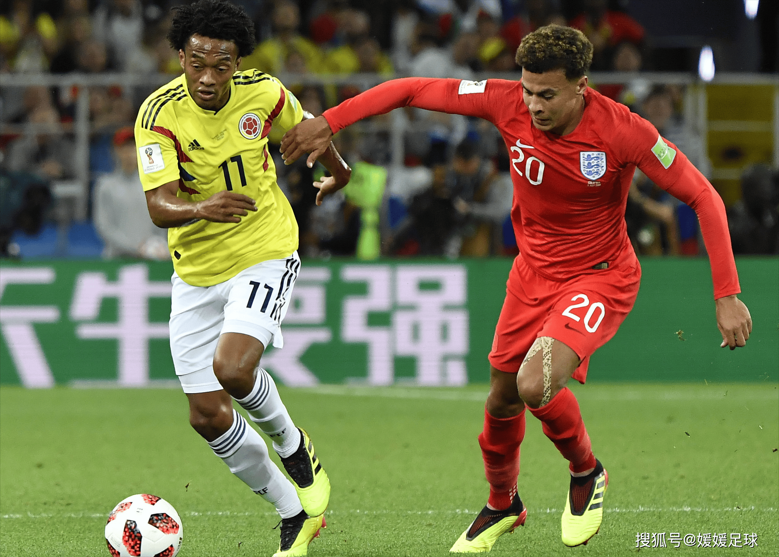 西班牙队对决匈牙利，备战国际足坛