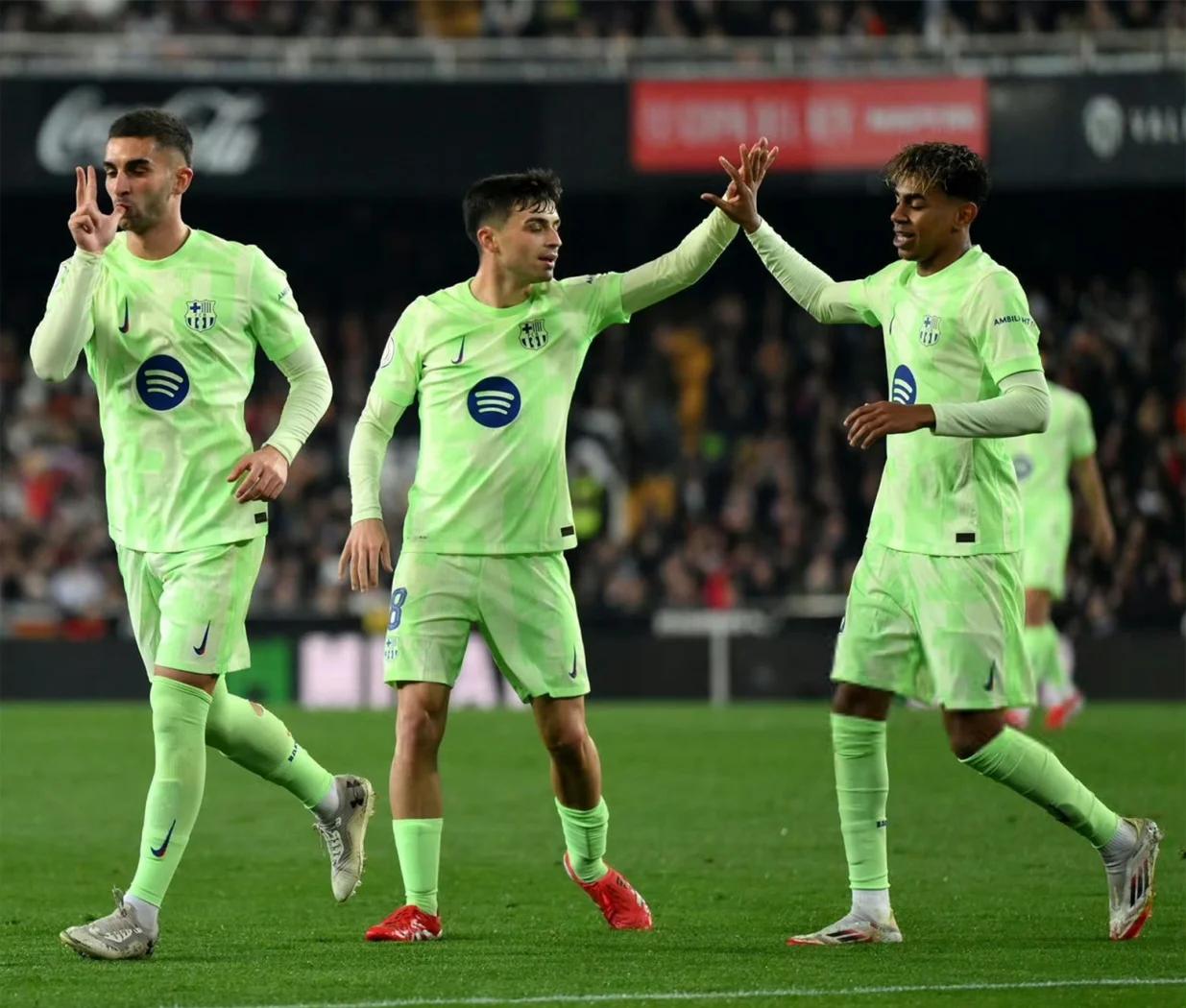 瓦伦西亚逆袭成功，斩落对手