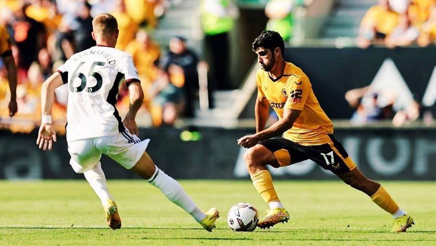 狼队绝杀对手，稳步登上联赛前列