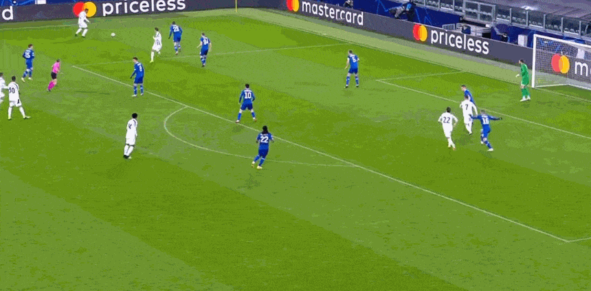 包含尤文图斯传射建功，哈兰德新星横空出世，场边球探频频记笔记的词条