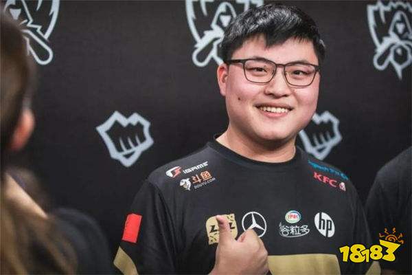 关于Uzi连续十二场比赛得分超过出色防守，勇士挑战极限！的信息